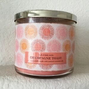Bath and body works 3-wick candle - Champagne toast